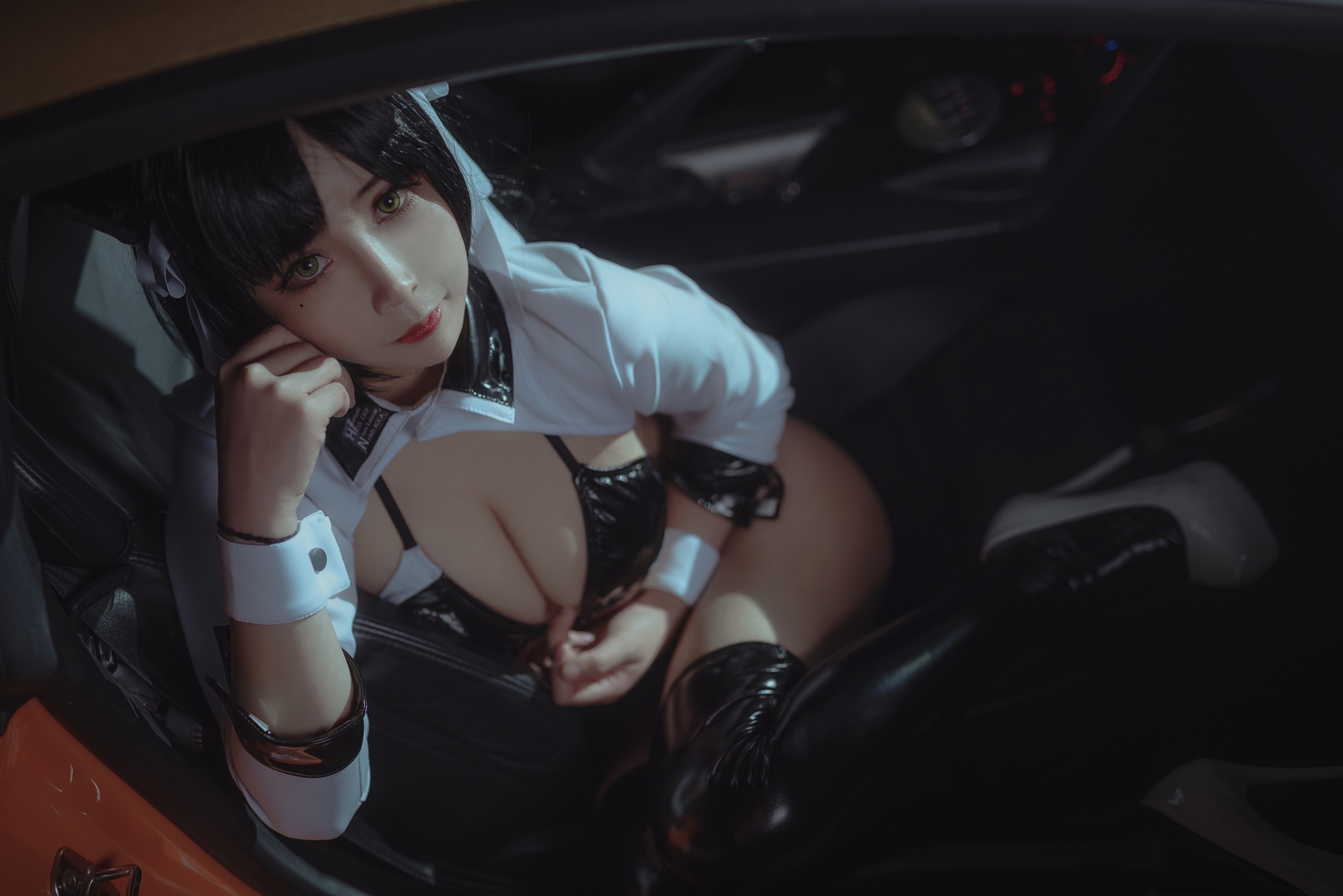 图片[1]-抱走莫子aa – NO.020 车女郎[22P]-XikXak